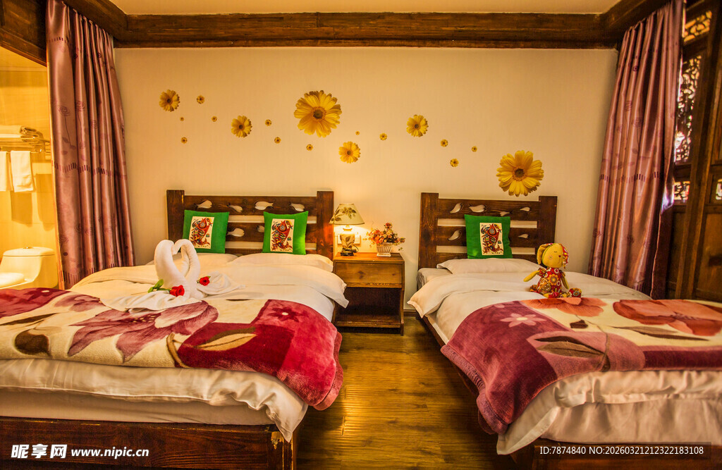 温馨双床民宿卧室场景