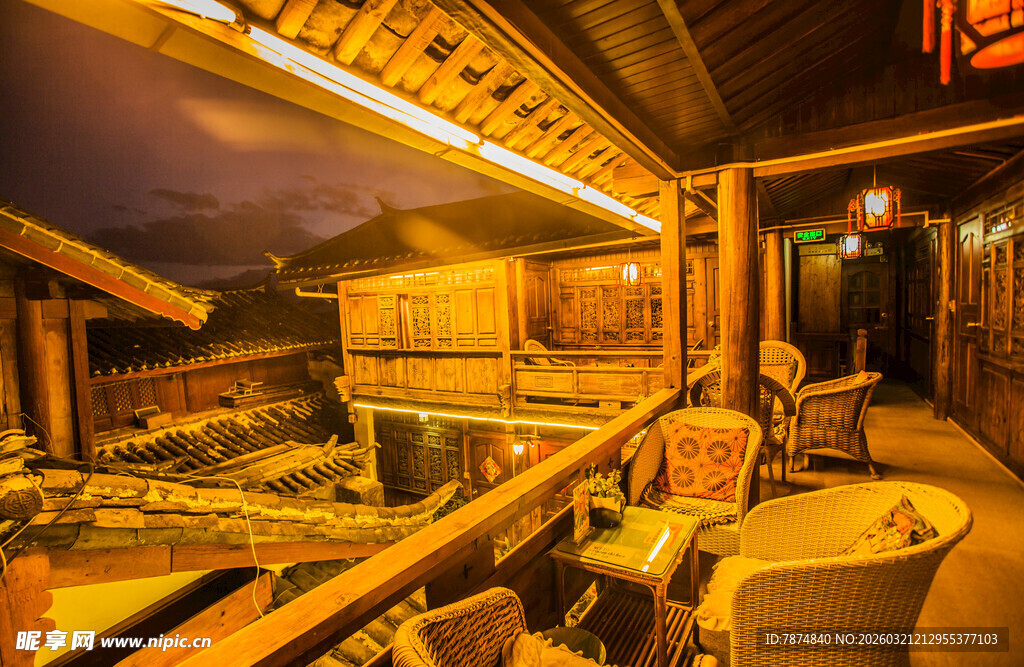 温馨木质阳台夜景休闲处