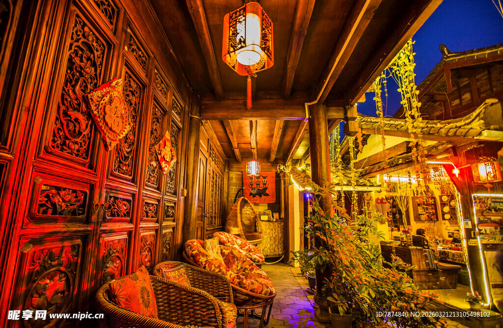 古色古香的中式庭院夜景