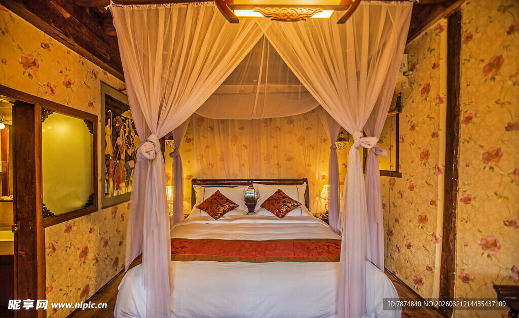 豪华温馨四柱床卧室空间