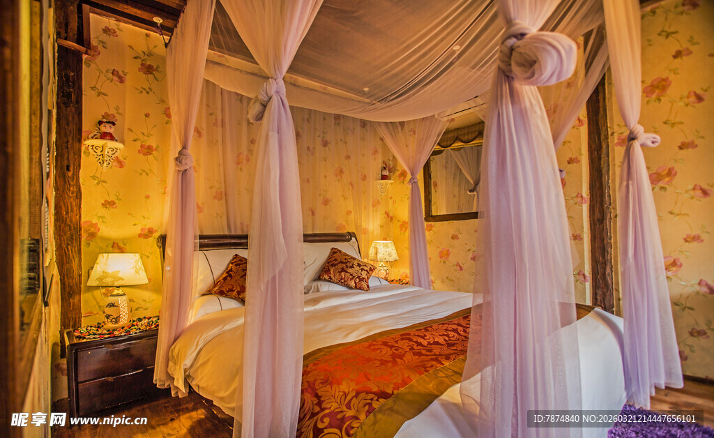 浪漫复古四柱床卧室场景