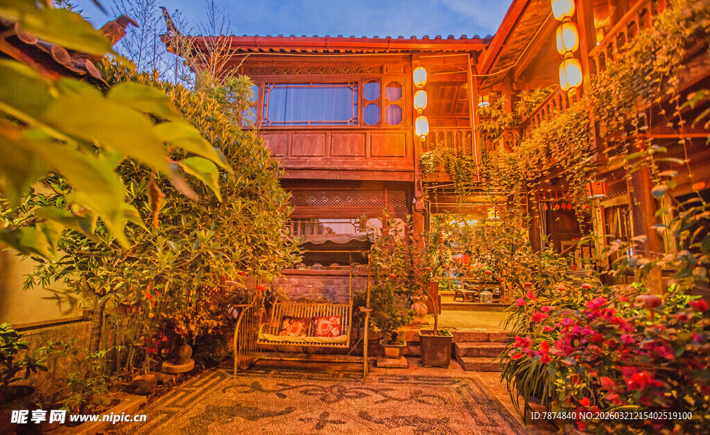 温馨庭院绿植环绕景致美