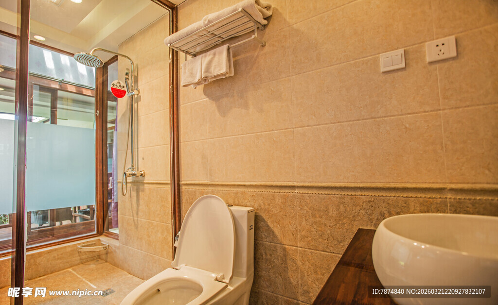 现代简约风格卫生间一角