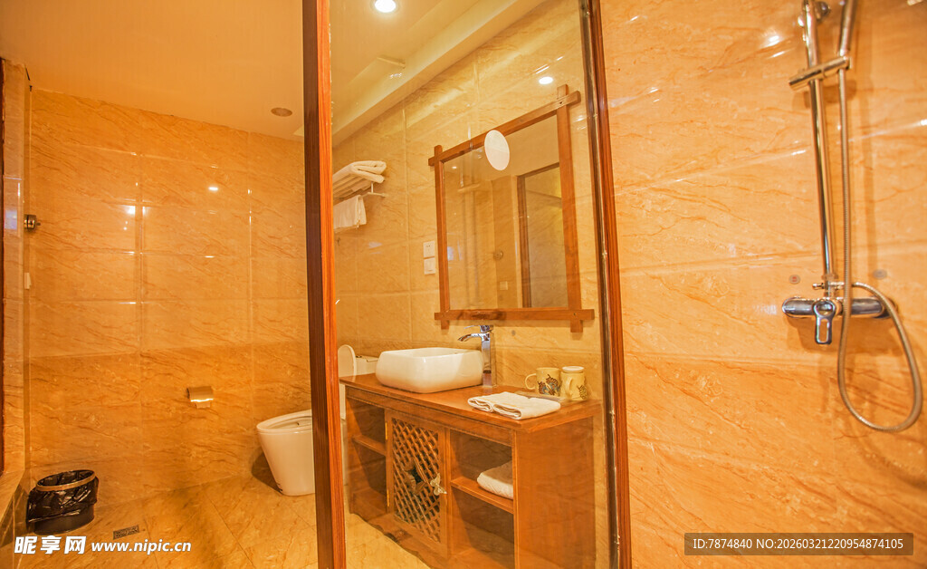 现代风格温馨浴室空间