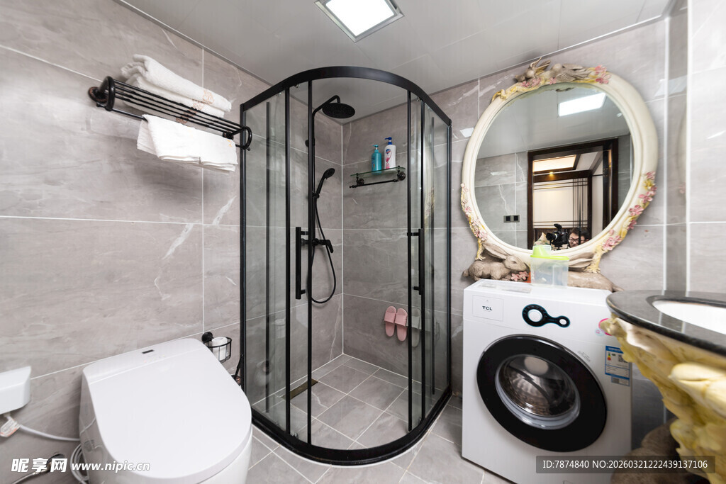 现代简约风卫生间场景