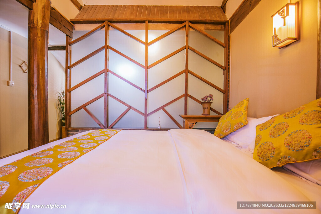 温馨木质风格卧室一角