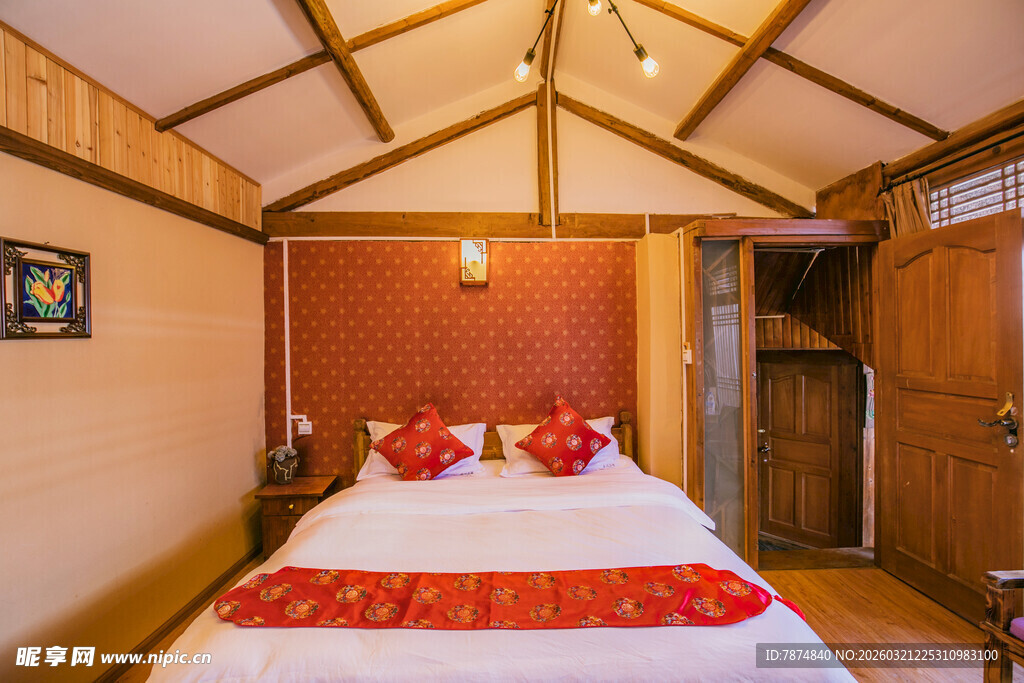 温馨木质风民宿卧室场景