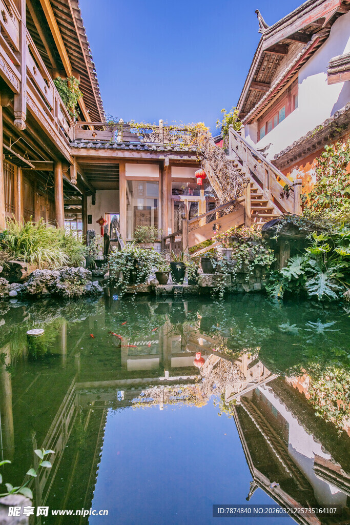 古雅水乡庭院景观倒影
