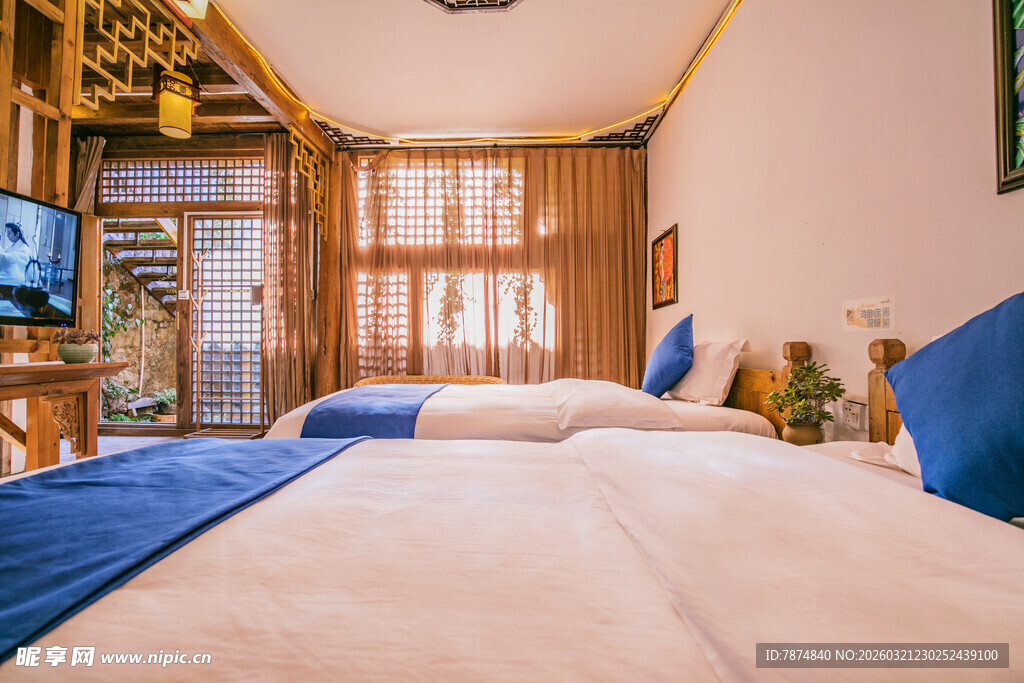 温馨舒适的双人卧室空间