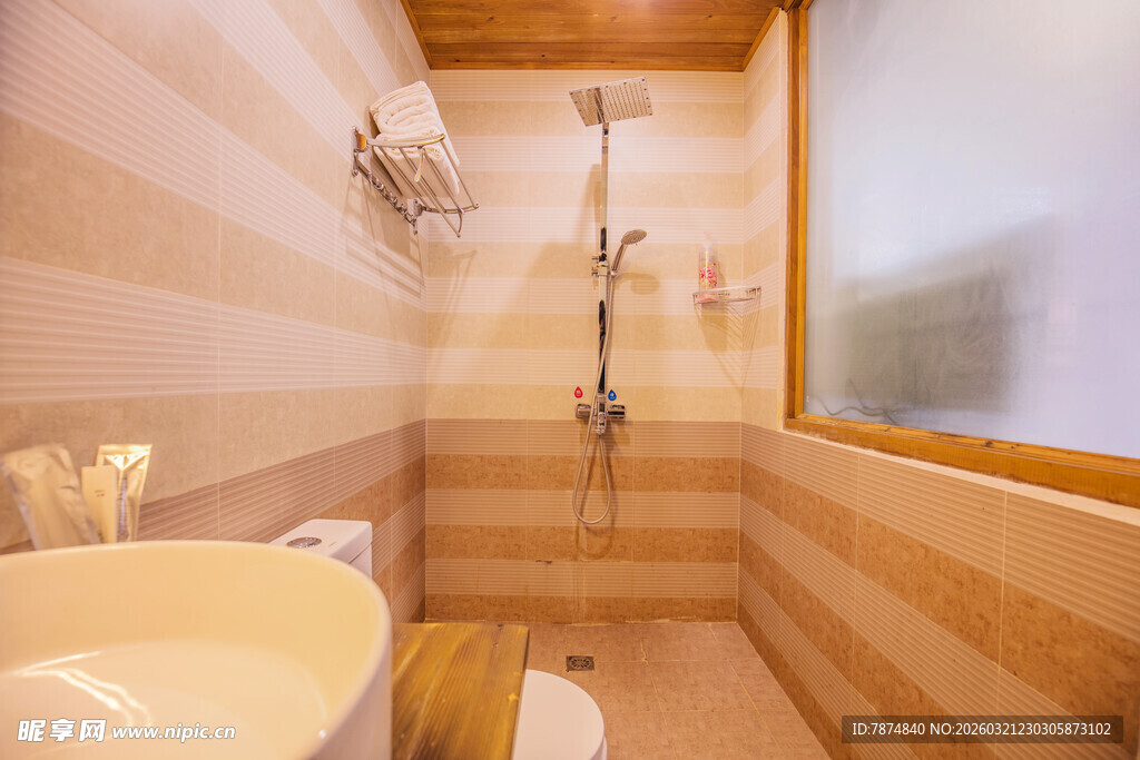 木质浴室 温馨简约空间