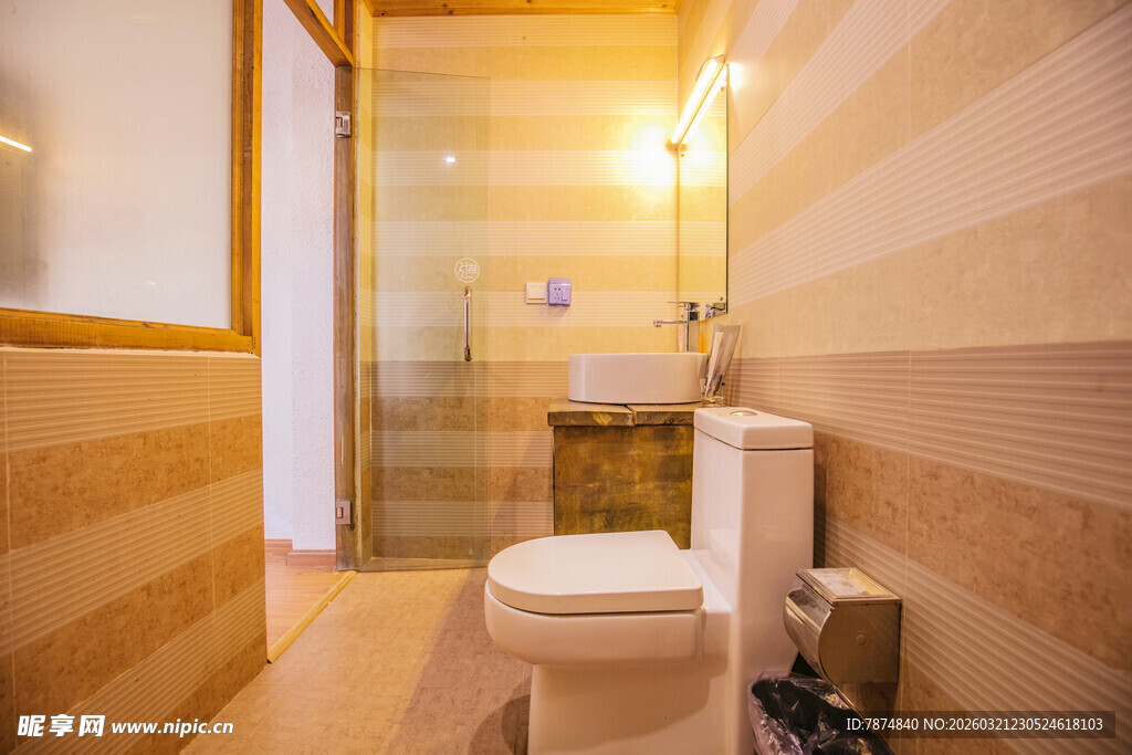 简约木质风卫生间场景