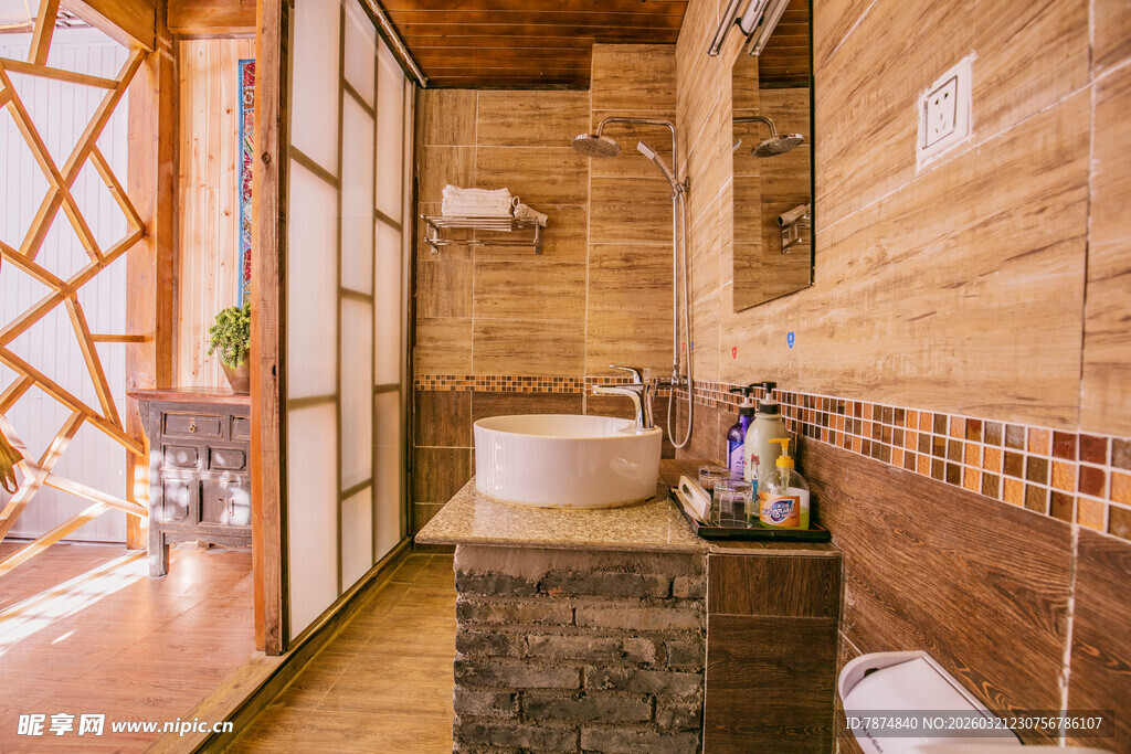 木质风温馨浴室空间