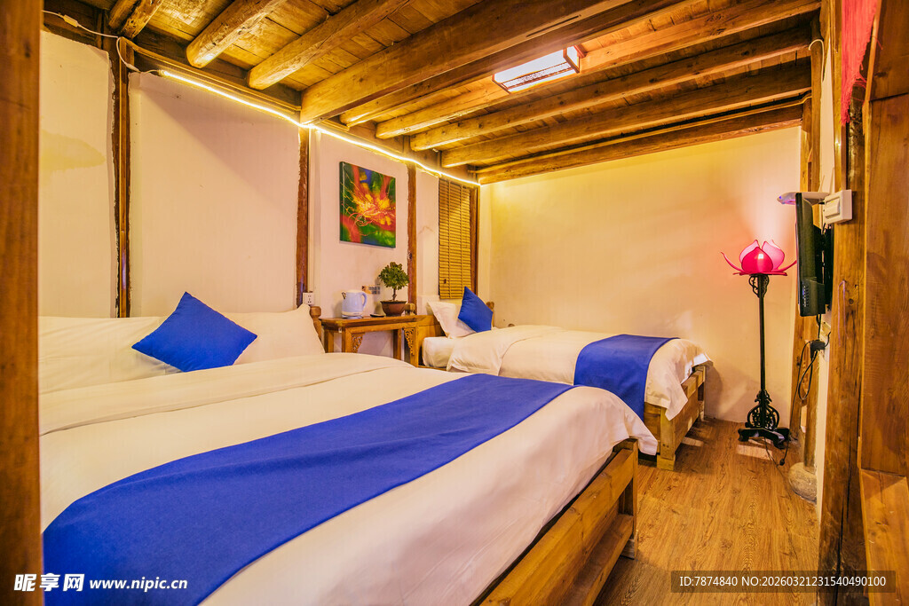 温馨木质风民宿卧室场景