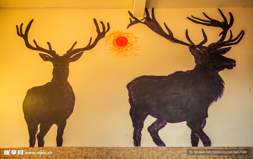夕阳下的双鹿剪影