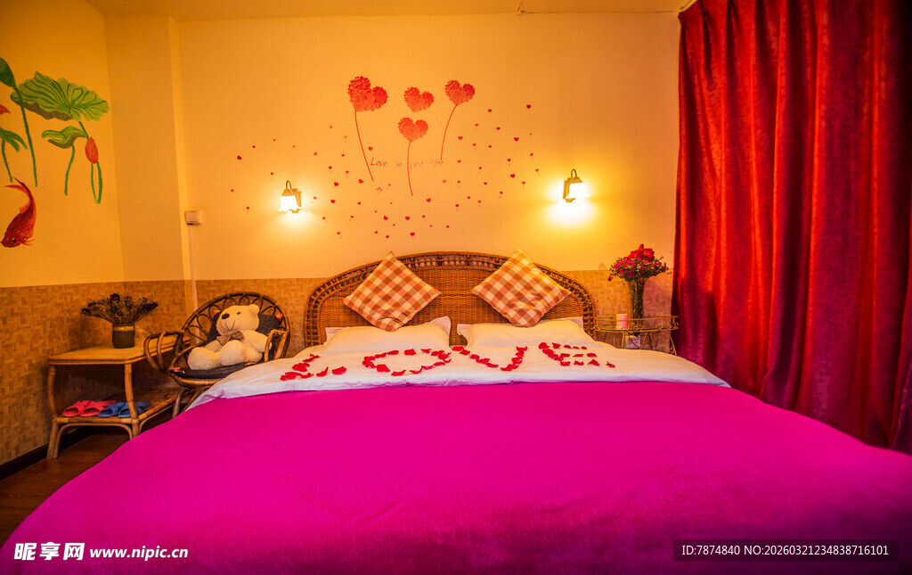 浪漫温馨的粉色主题卧室