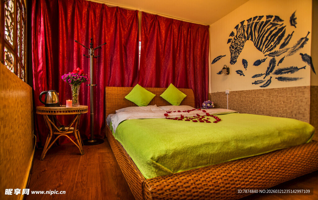 温馨卧室 舒适床铺布置