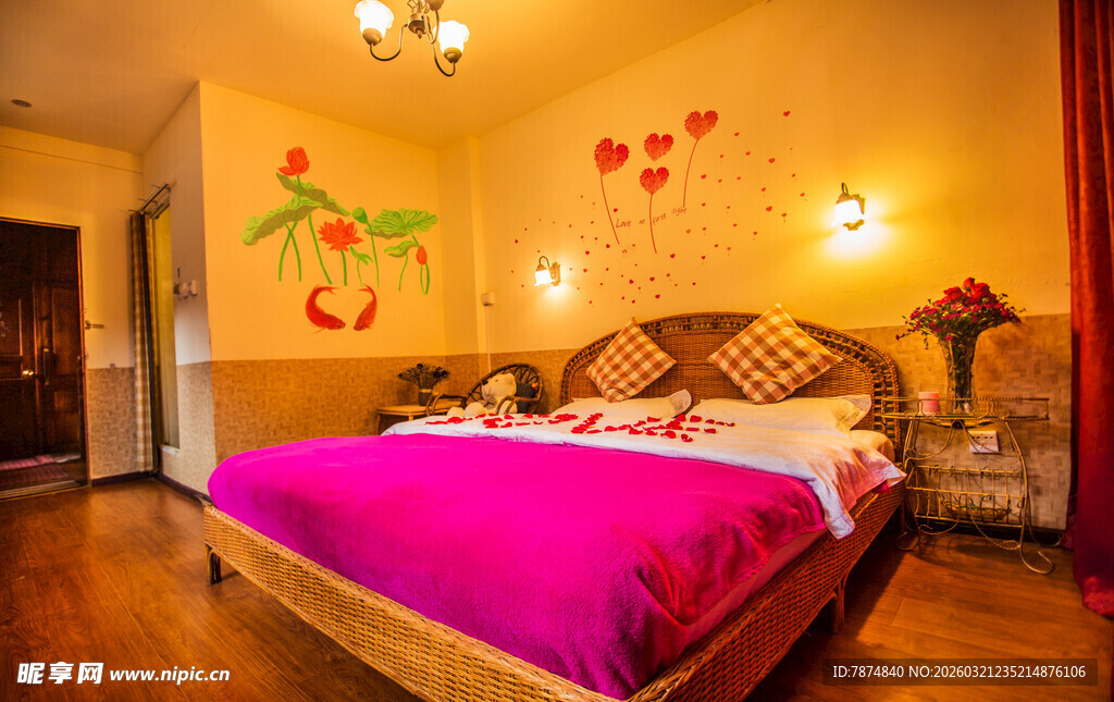 温馨浪漫卧室粉色床铺场景