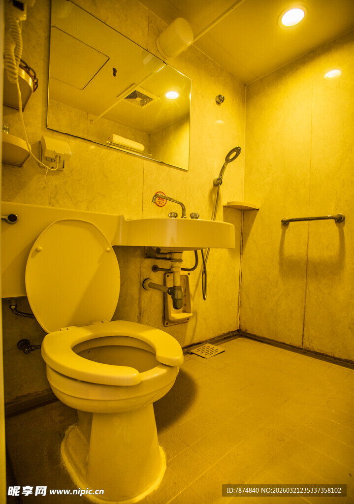 卫生间内部实景展示