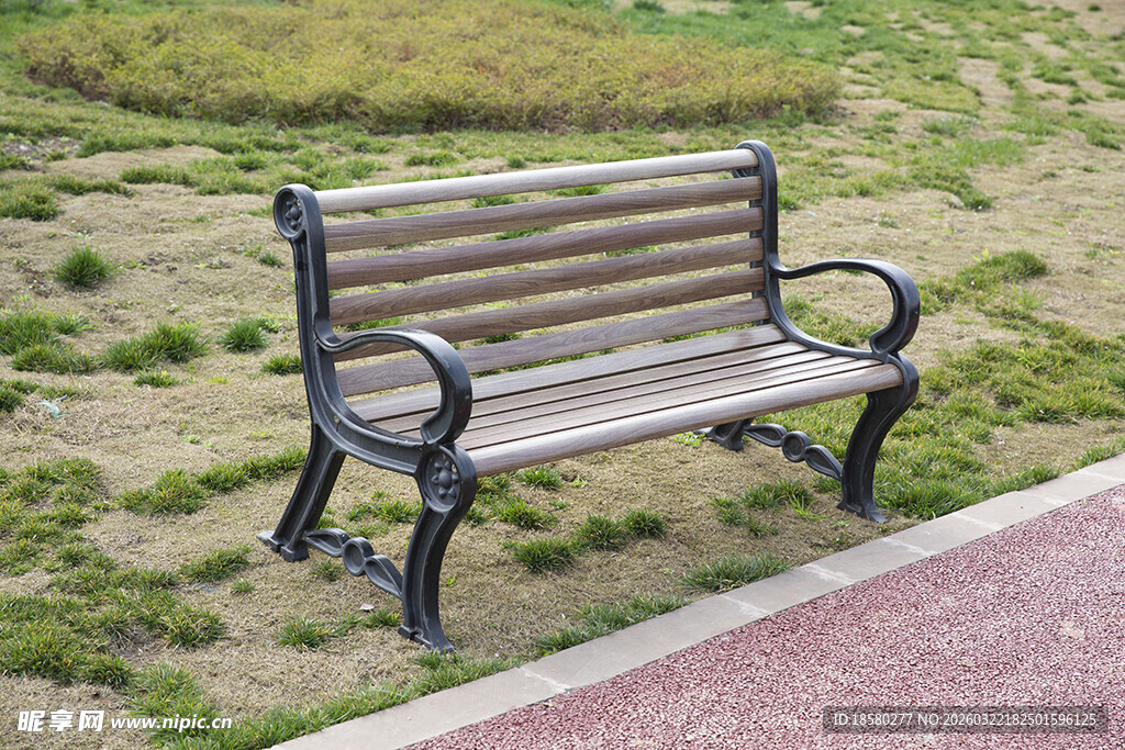 公园中的休闲长椅