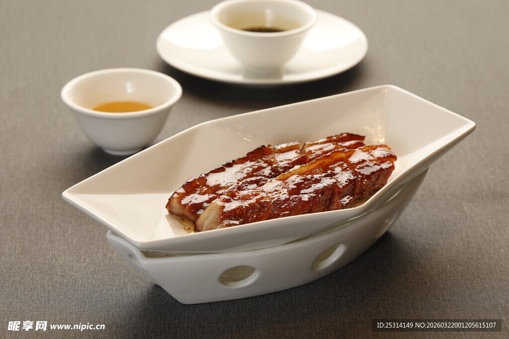 美味叉烧搭配茶饮