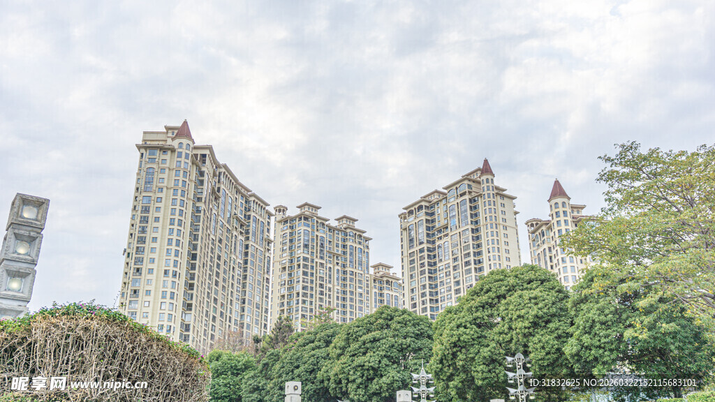 城市高楼林立的住宅区