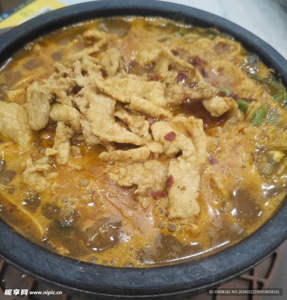 美味砂锅酥肉料理