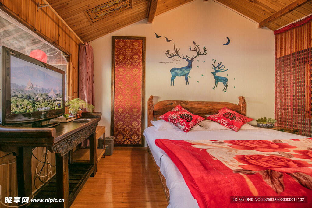 温馨木质风卧室装饰