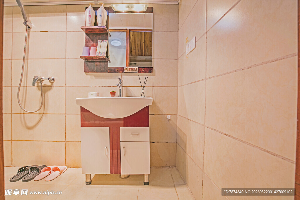 简约浴室洗手台场景