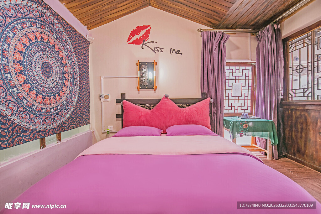 异域风情的温馨卧室空间