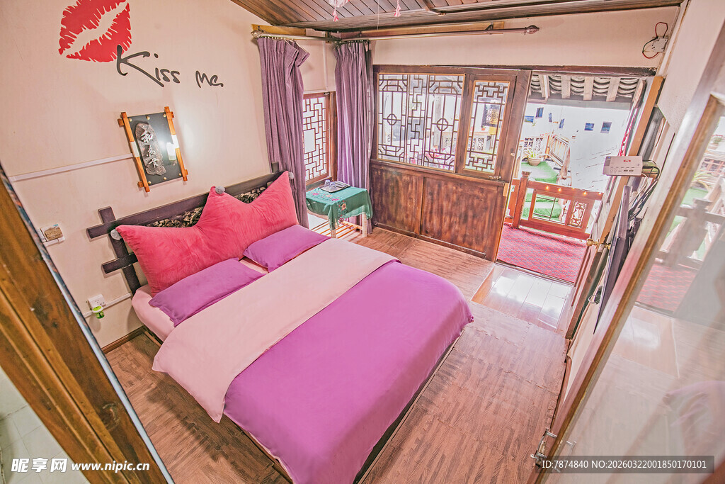 温馨粉色系卧室室内场景