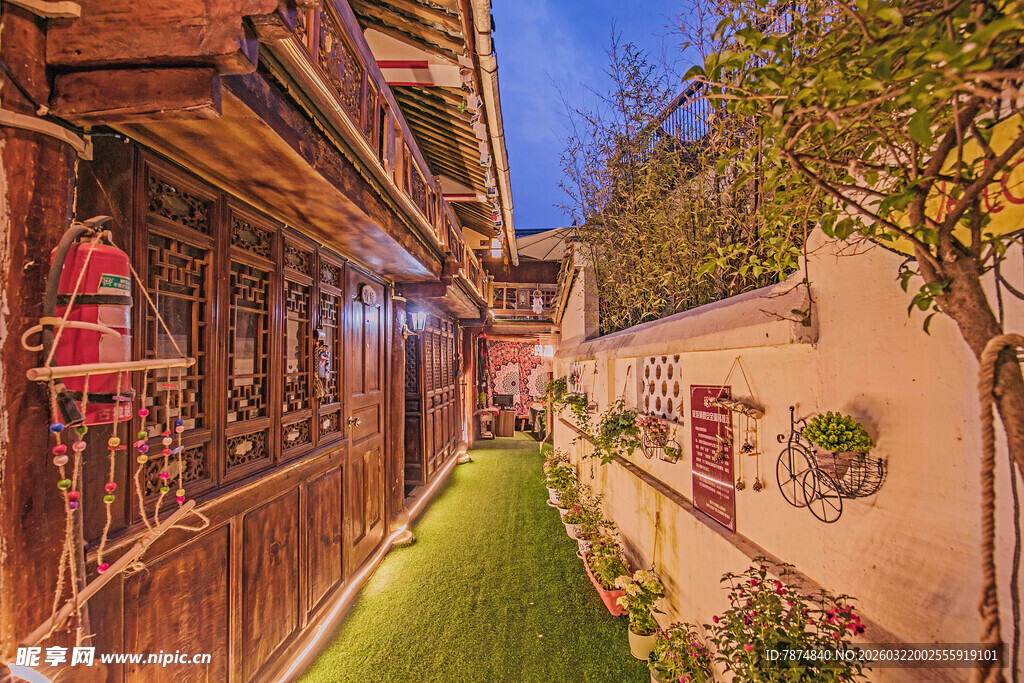 古巷夜景 静谧中式风情