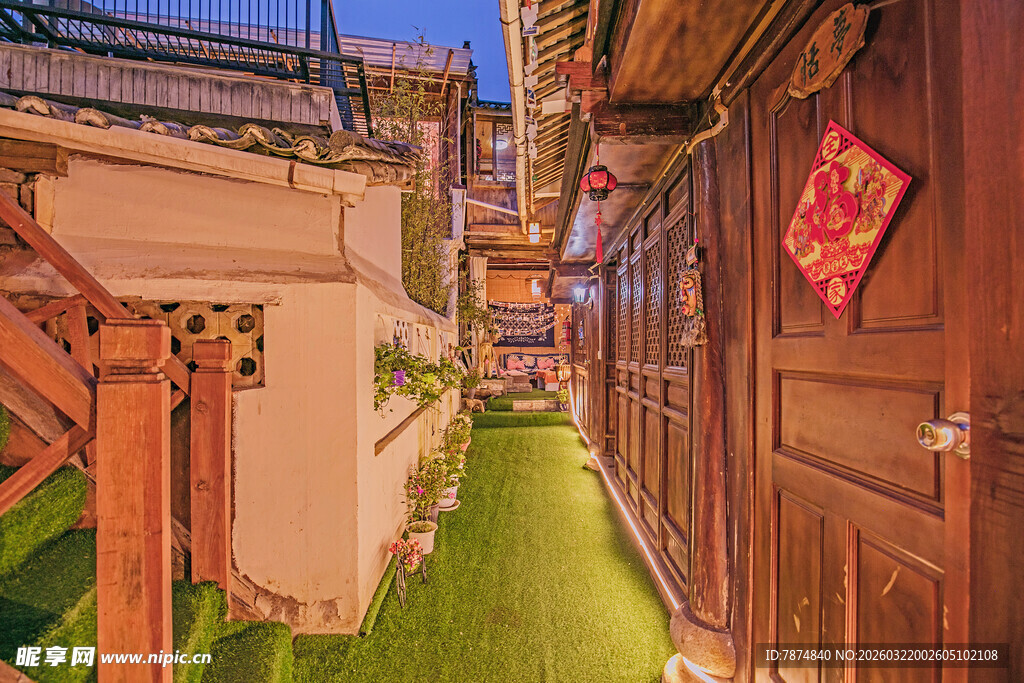 温馨民宿走廊夜景