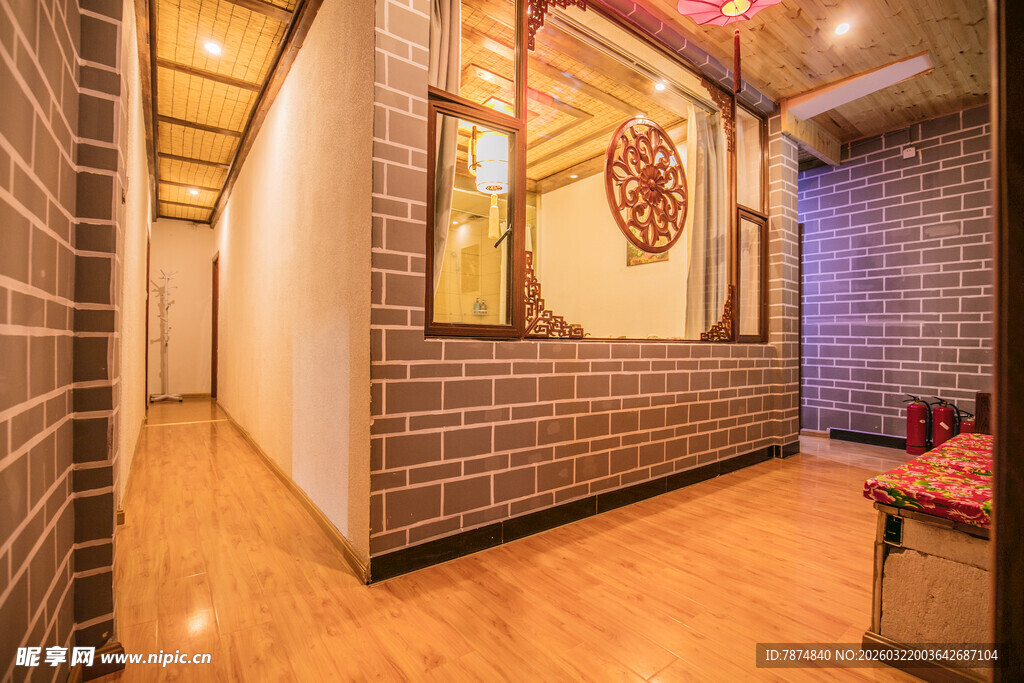 复古砖墙餐厅内部一角