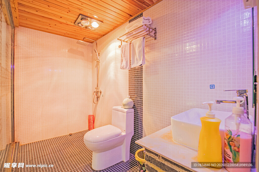 温馨家庭卫生间一角