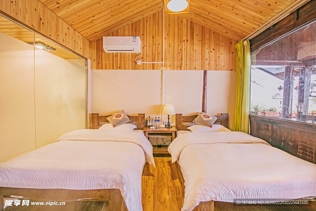 温馨木质风格双人按摩房