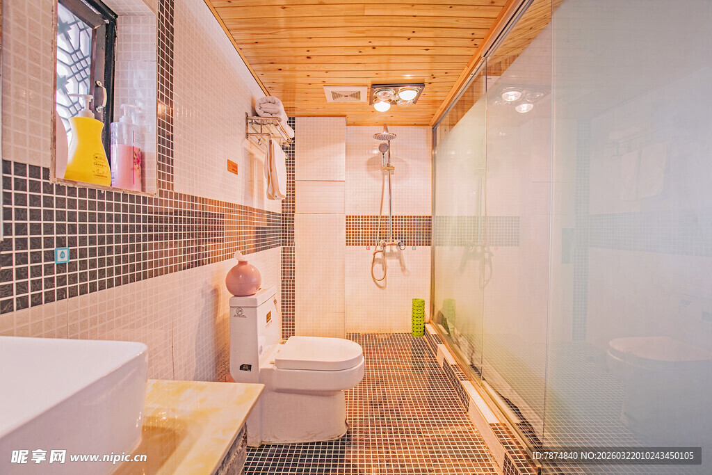 现代简约风狭长卫生间