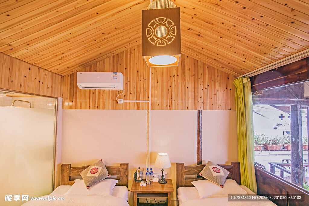 温馨木质风格民宿客房