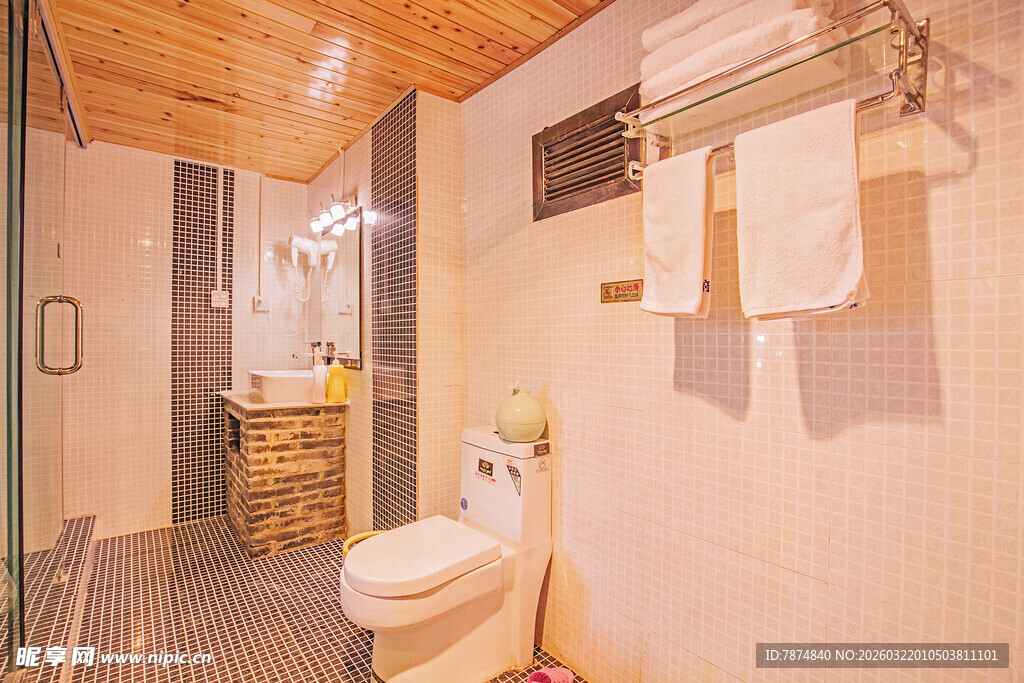 温馨木质风卫生间场景