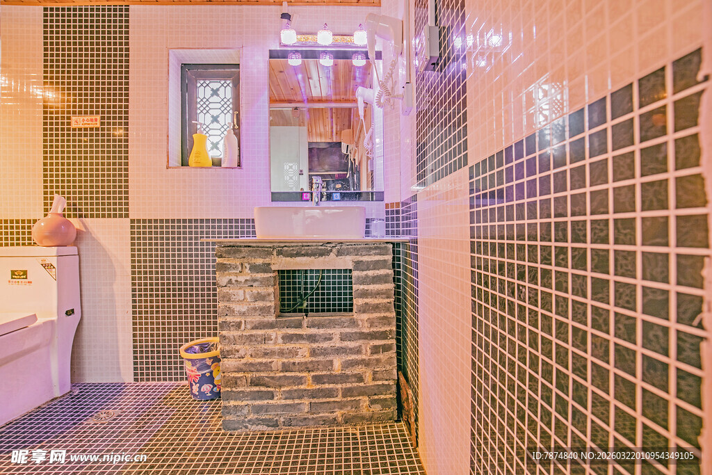 复古风室内砖砌壁炉场景