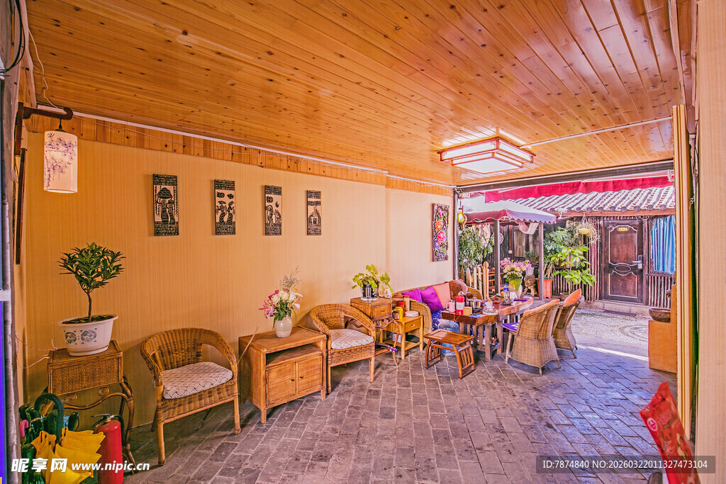 温馨木质小院休闲空间