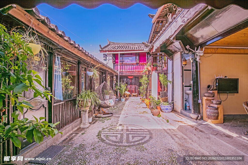 古雅小巷的静谧景致