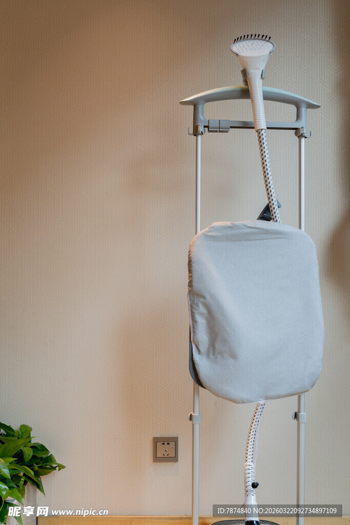 立式挂烫机 简约家居好物