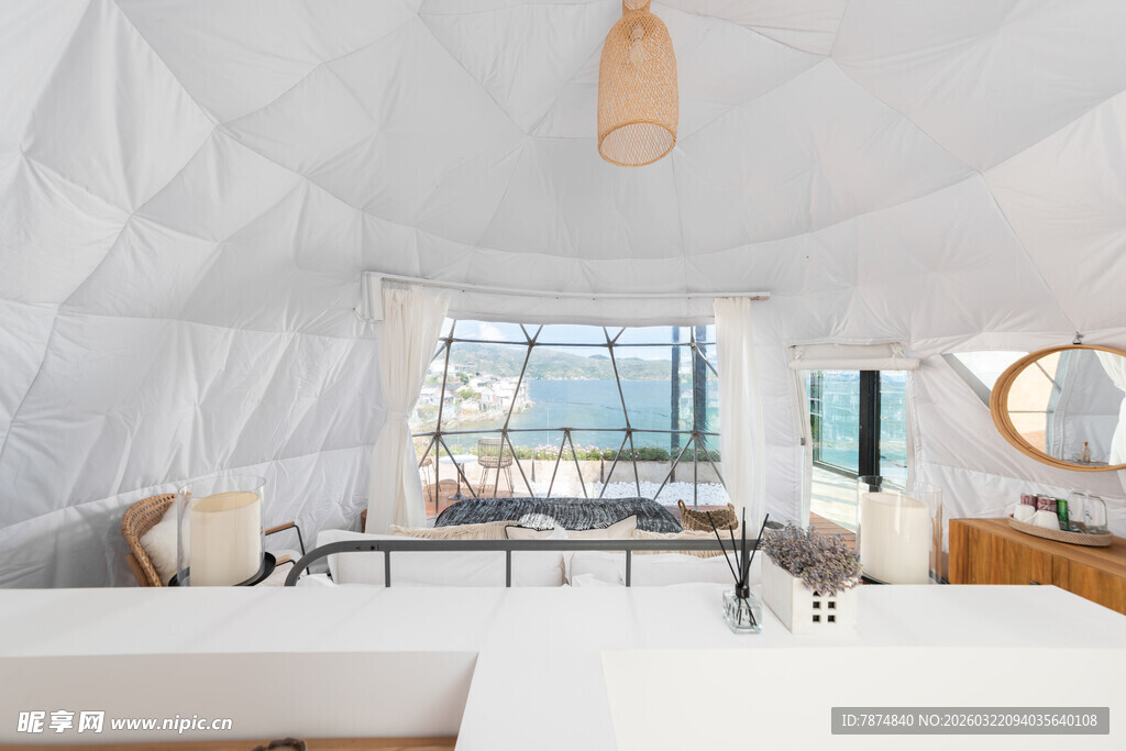 现代简约风的明亮室内空间