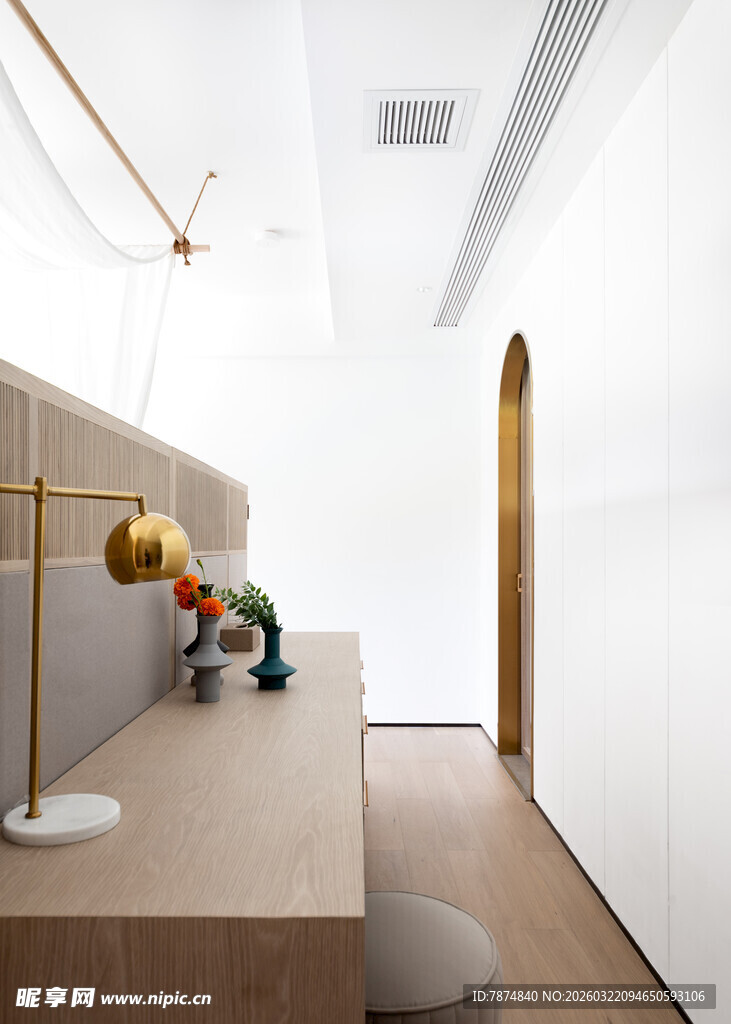 现代简约风室内过道一角