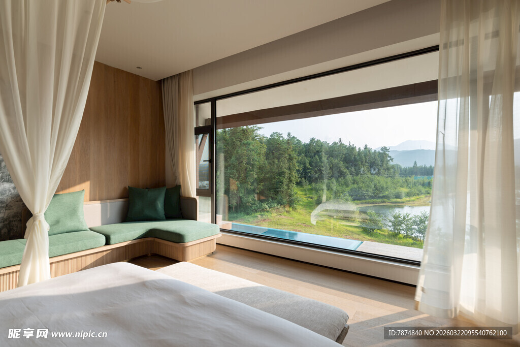 窗边卧室 尽享自然景致