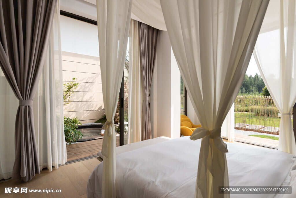 温馨卧室 尽享窗外自然美景
