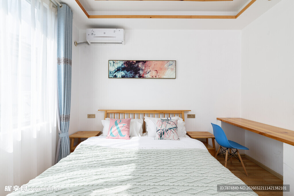 简约风格温馨卧室一角