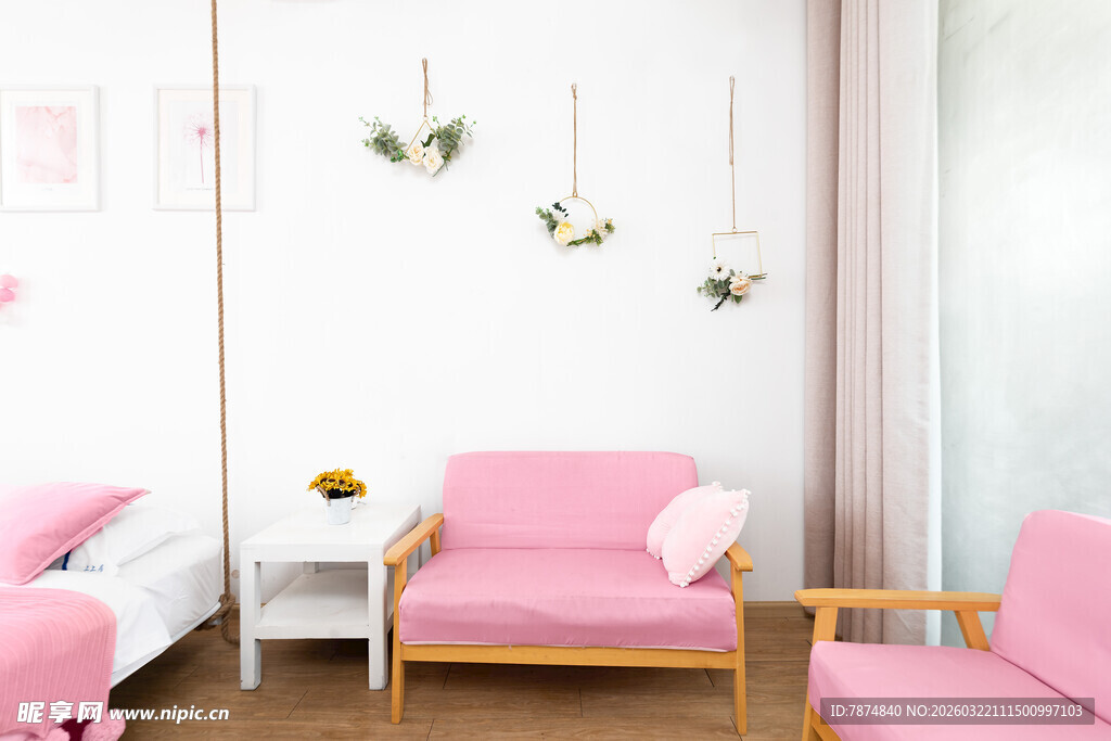 粉色温馨卧室休闲角落