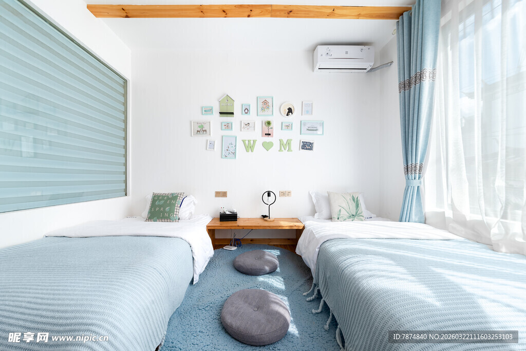 简约双床卧室温馨一隅