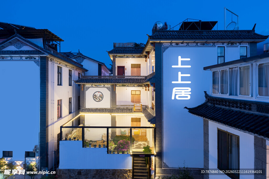 夜幕下的中式建筑上上品